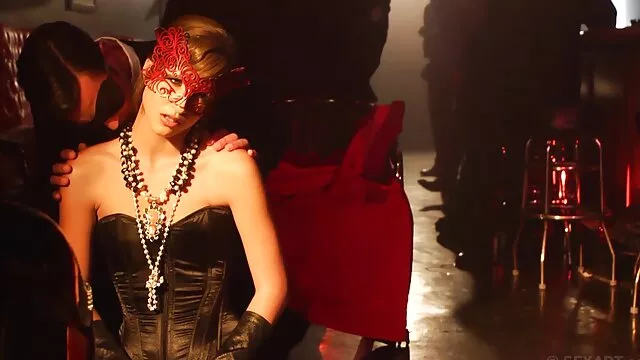 وضعیت بسیار عجیب و غریب در عکس سکسی زنان محجبه آشپزخانه