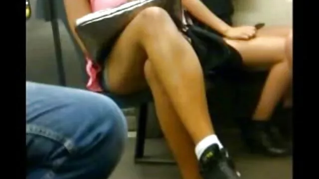 ست گمبل کباب کوتاه پا نیکول آنیستون در فیلمسکس بااسب میز معلم