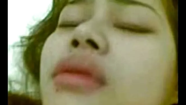 دختر آسیایی با چشم های دانلودسکس باسگ زیبا