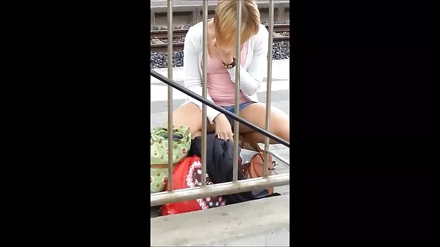 گرجستان گانگستر تیم اسب و زن سکس fucks در یک دختر ایرلندی ضعیف در مقابل یک زن شوقین