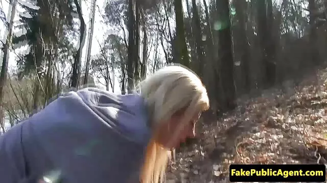 سه نفری روی فیلمهای سکسی زن با زن تخت